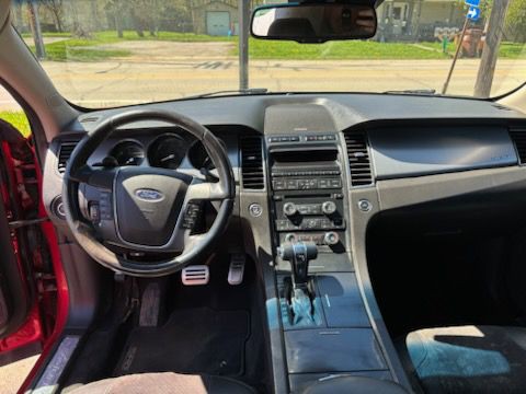 2010 Ford Taurus Image 7