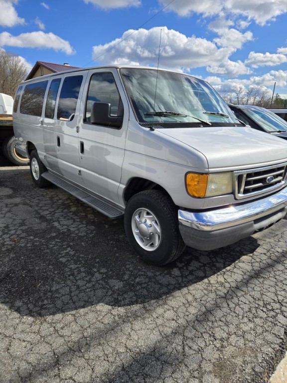 2007 Ford Econoline Image 1