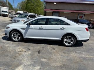 2015 Ford Taurus Image 4