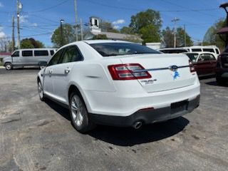 2015 Ford Taurus Image 5