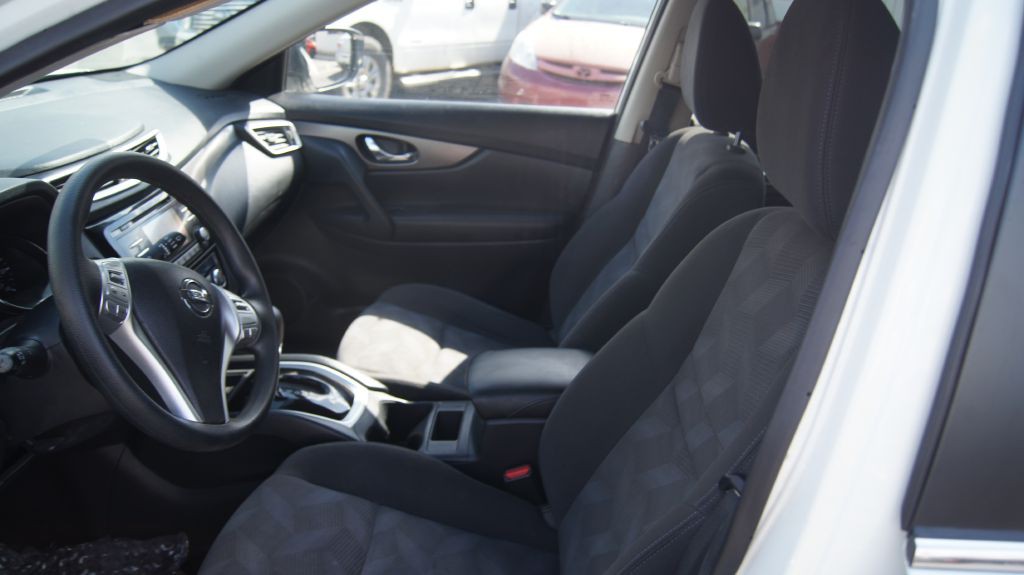 2016 Nissan Rogue Image 8