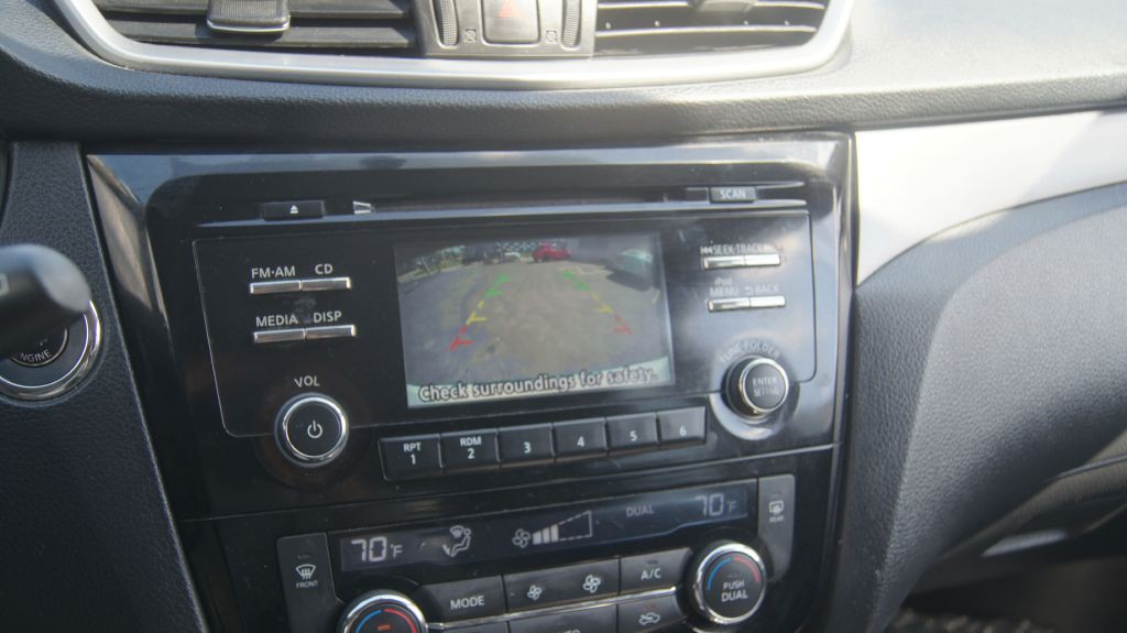 2016 Nissan Rogue Image 10