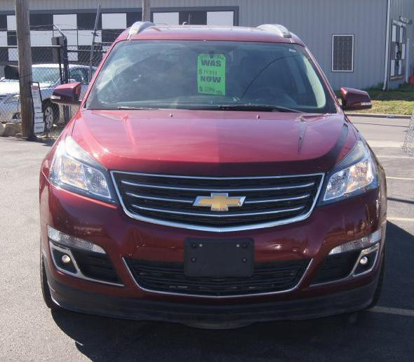 2017 Chevrolet Traverse Image 2