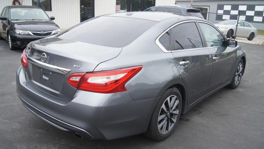 2017 Nissan Altima Image 7