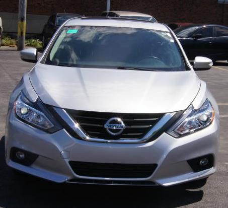2016 Nissan Altima Image 9