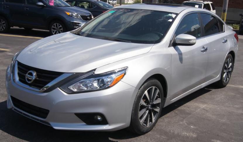 2016 Nissan Altima Image 10
