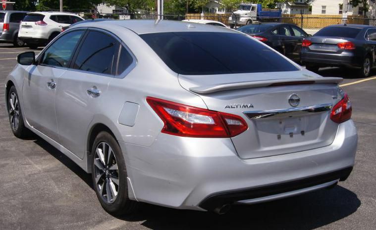 2016 Nissan Altima Image 11