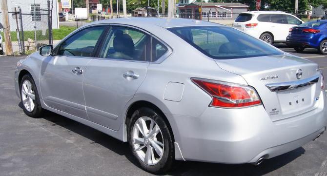 2014 Nissan Altima Image 9