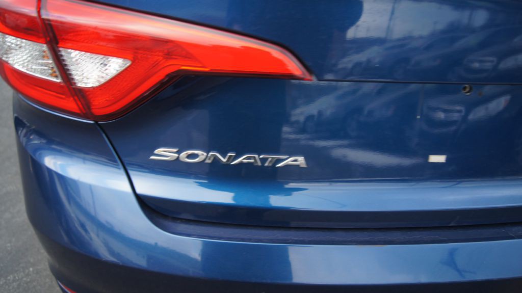 2017 Hyundai Sonata Image 3