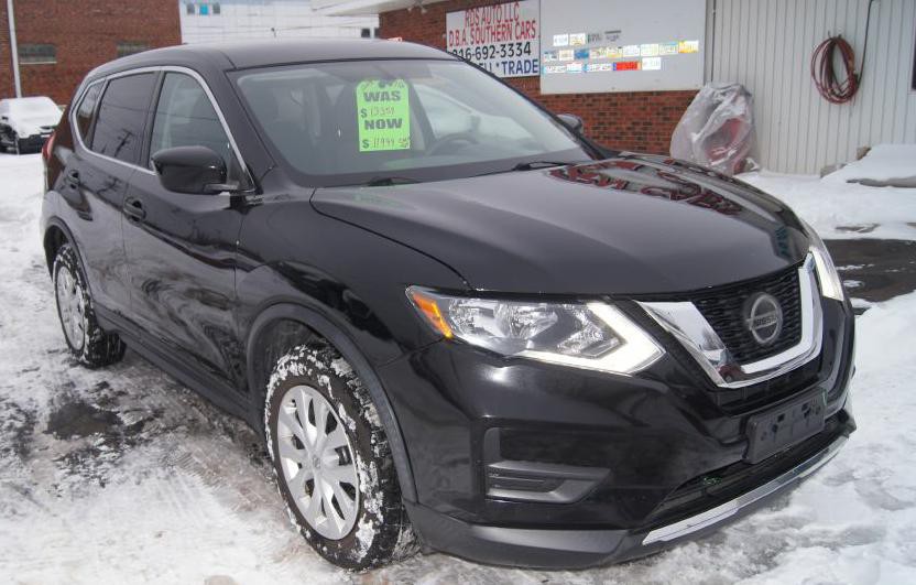 2018 Nissan Rogue Image 1