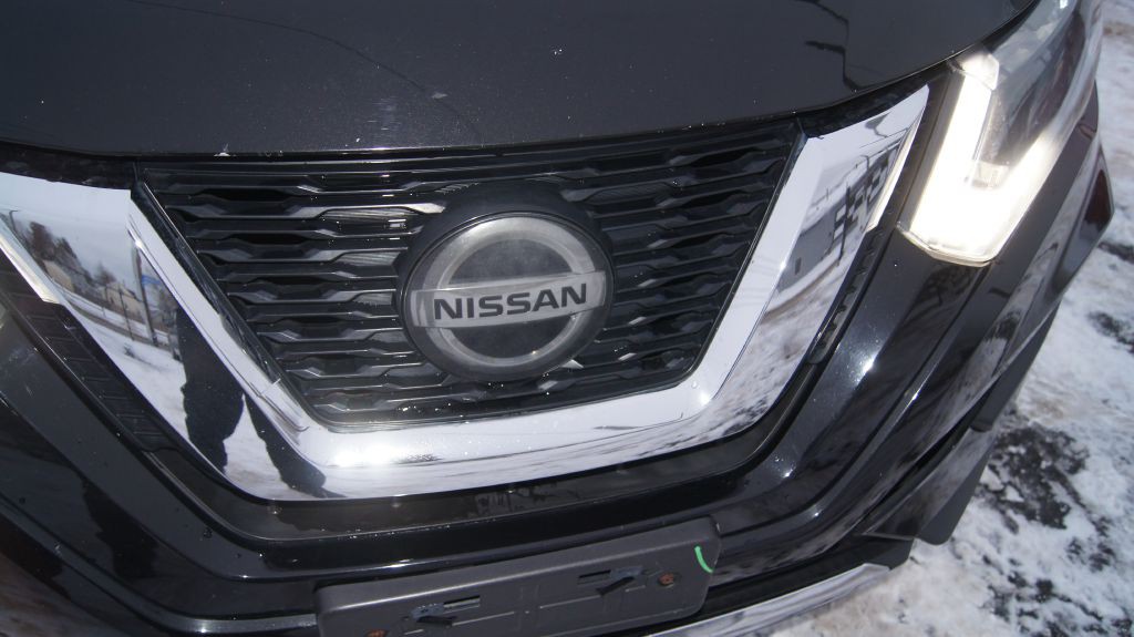 2018 Nissan Rogue Image 12