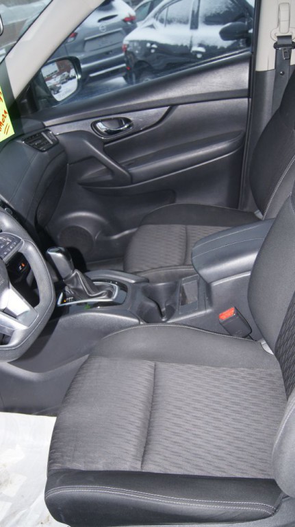2018 Nissan Rogue Image 8