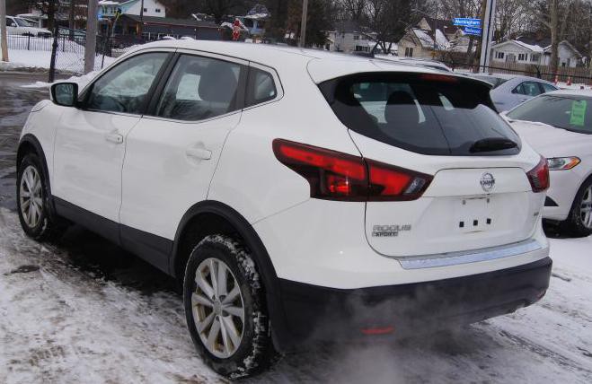 2018 Nissan Rogue Image 4