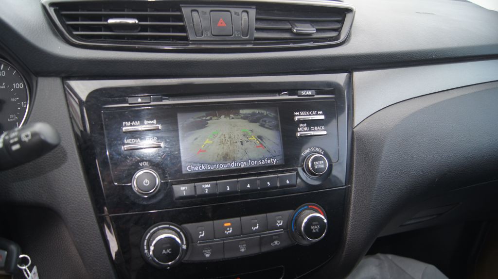 2018 Nissan Rogue Image 8