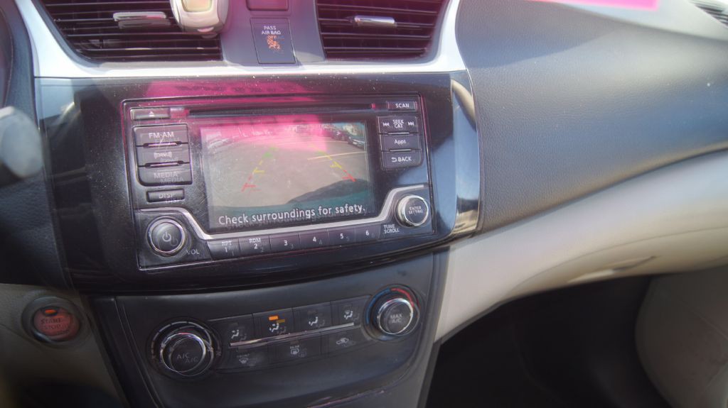 2016 Nissan Sentra Image 9