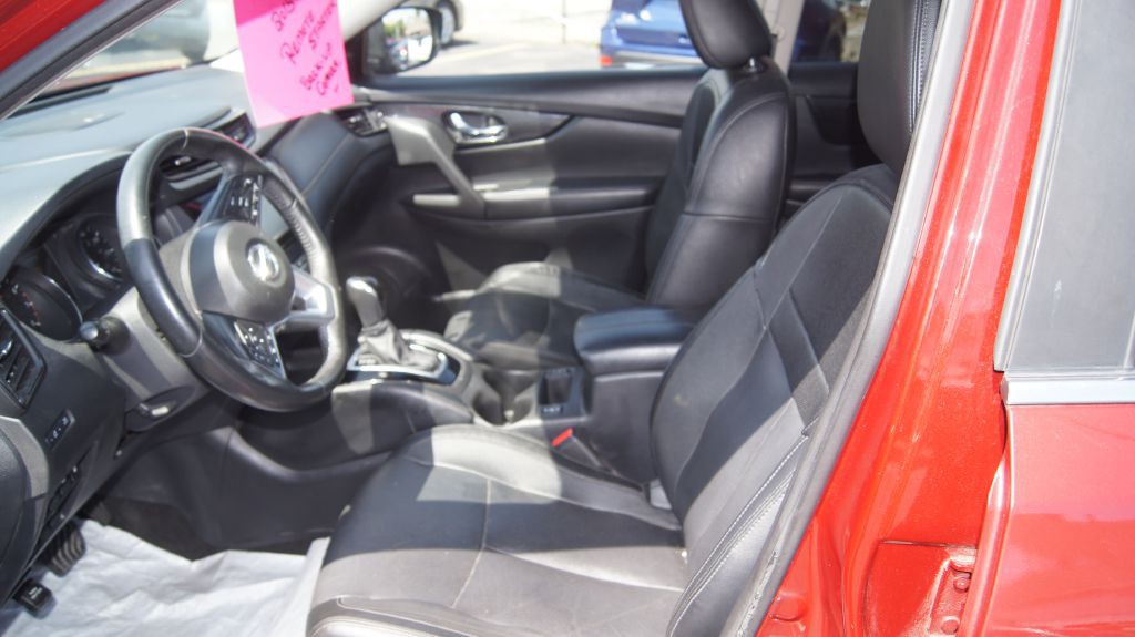2018 Nissan Rogue Image 8