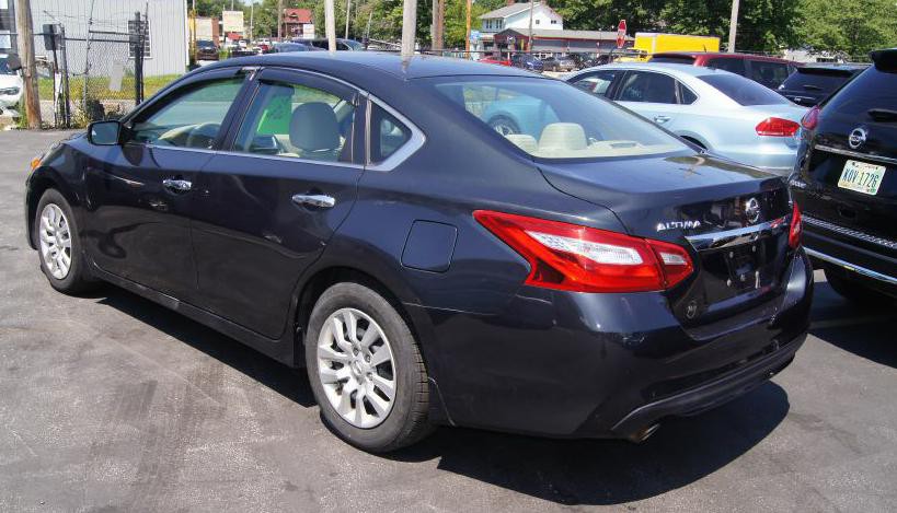 2017 Nissan Altima Image 5