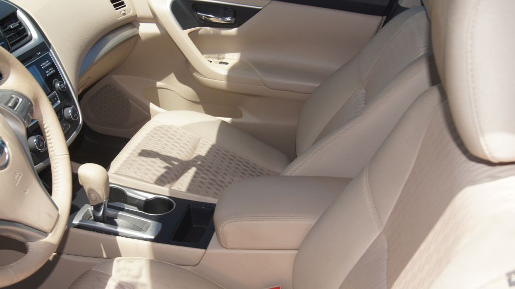 2017 Nissan Altima Image 4