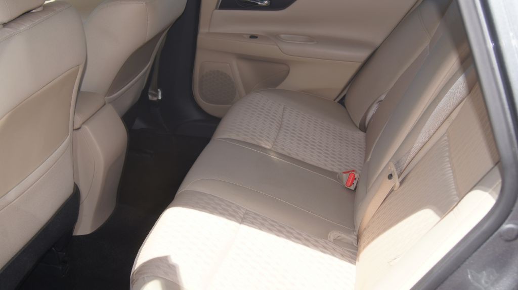 2017 Nissan Altima Image 5