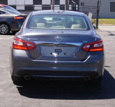 2017 Nissan Altima Image 11