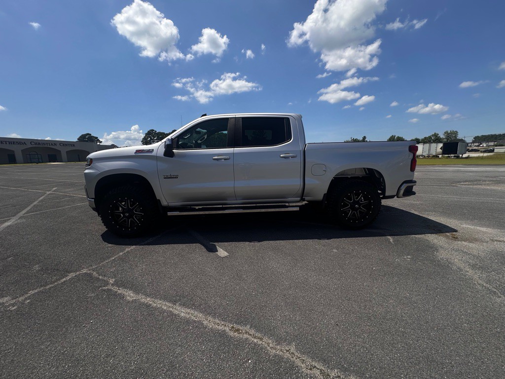 2019 Chevrolet Silverado 1500 Image 2
