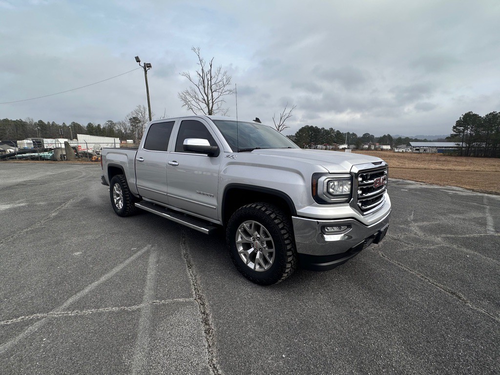2017 GMC Sierra Image 2