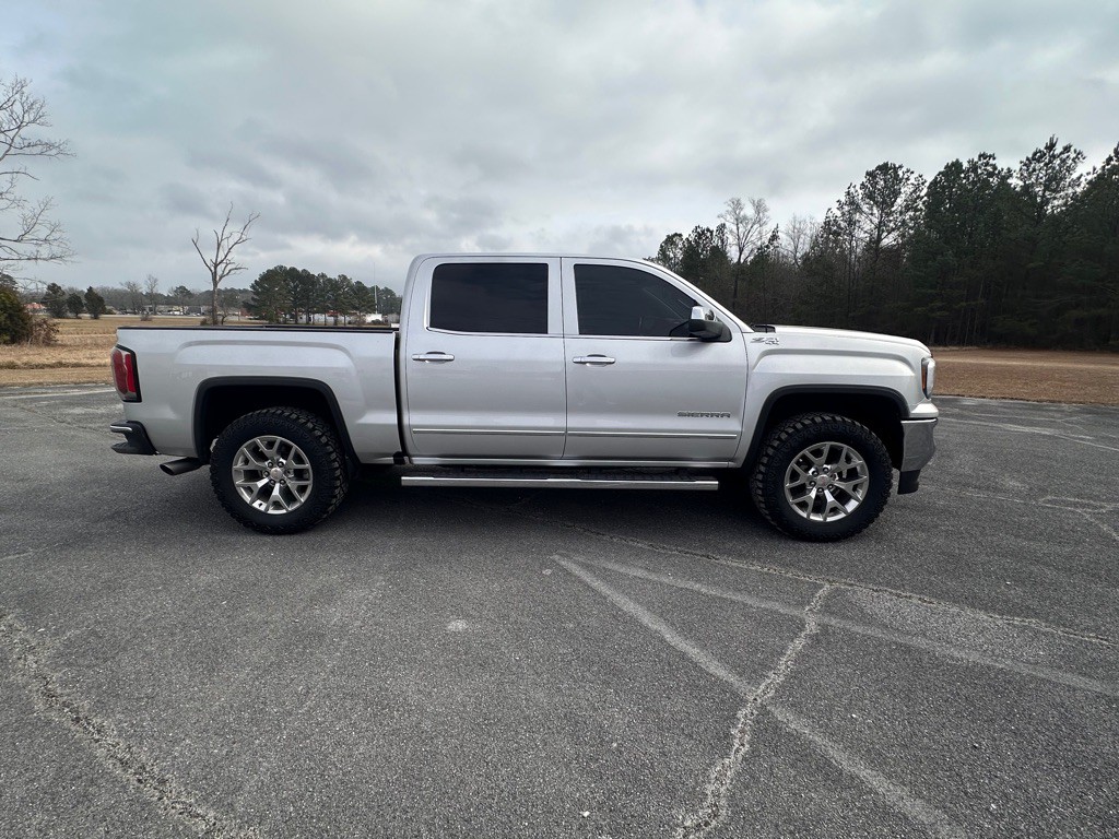 2017 GMC Sierra Image 4