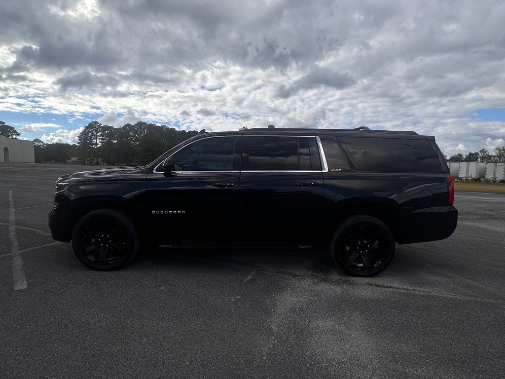 2018 Chevrolet Suburban Image 5