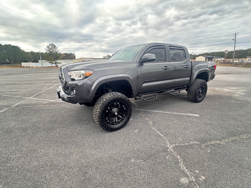 2019 Toyota Tacoma Image 1