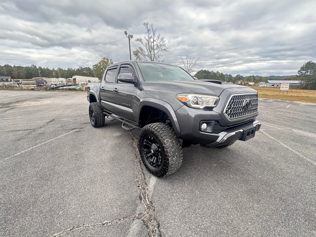 2019 Toyota Tacoma Image 2