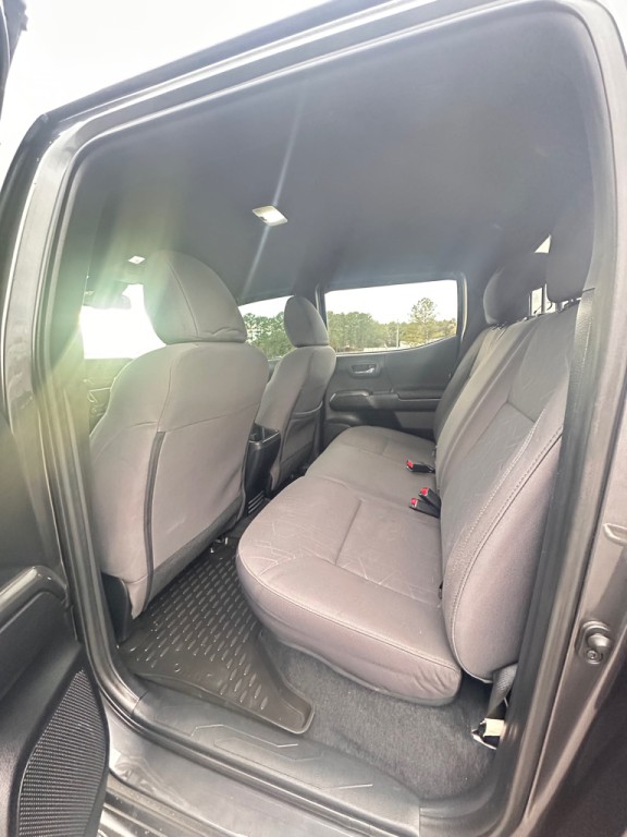 2019 Toyota Tacoma Image 8