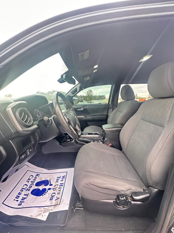 2019 Toyota Tacoma Image 9