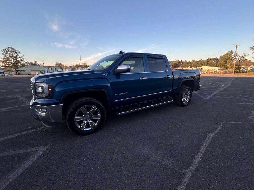 2018 GMC Sierra Image 1