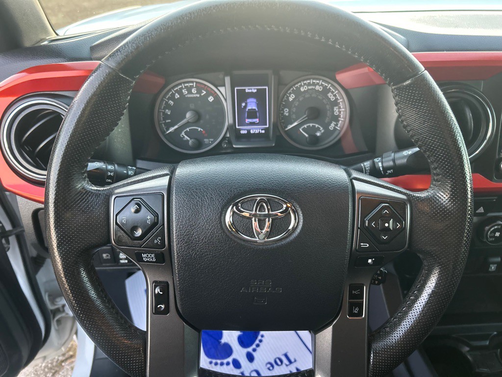 2020 Toyota Tacoma Image 10