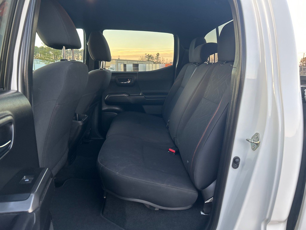 2020 Toyota Tacoma Image 12