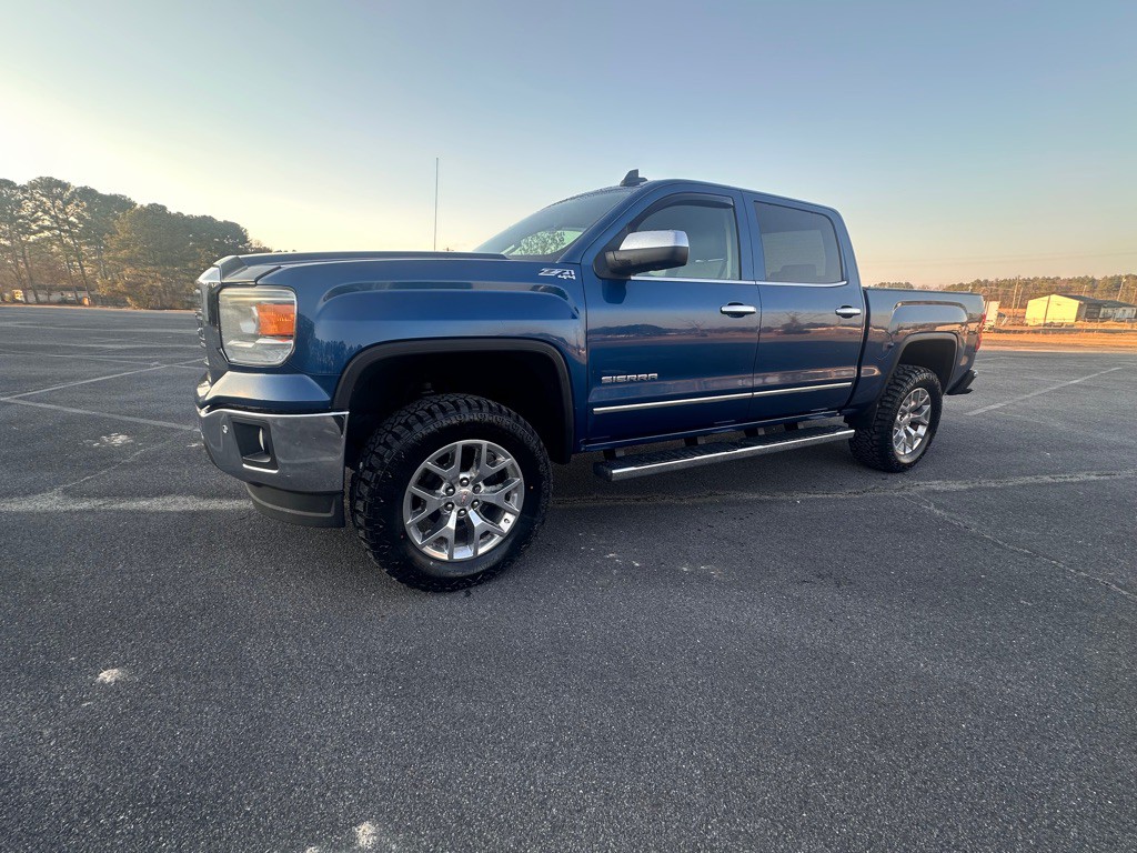 2015 GMC Sierra Image 1
