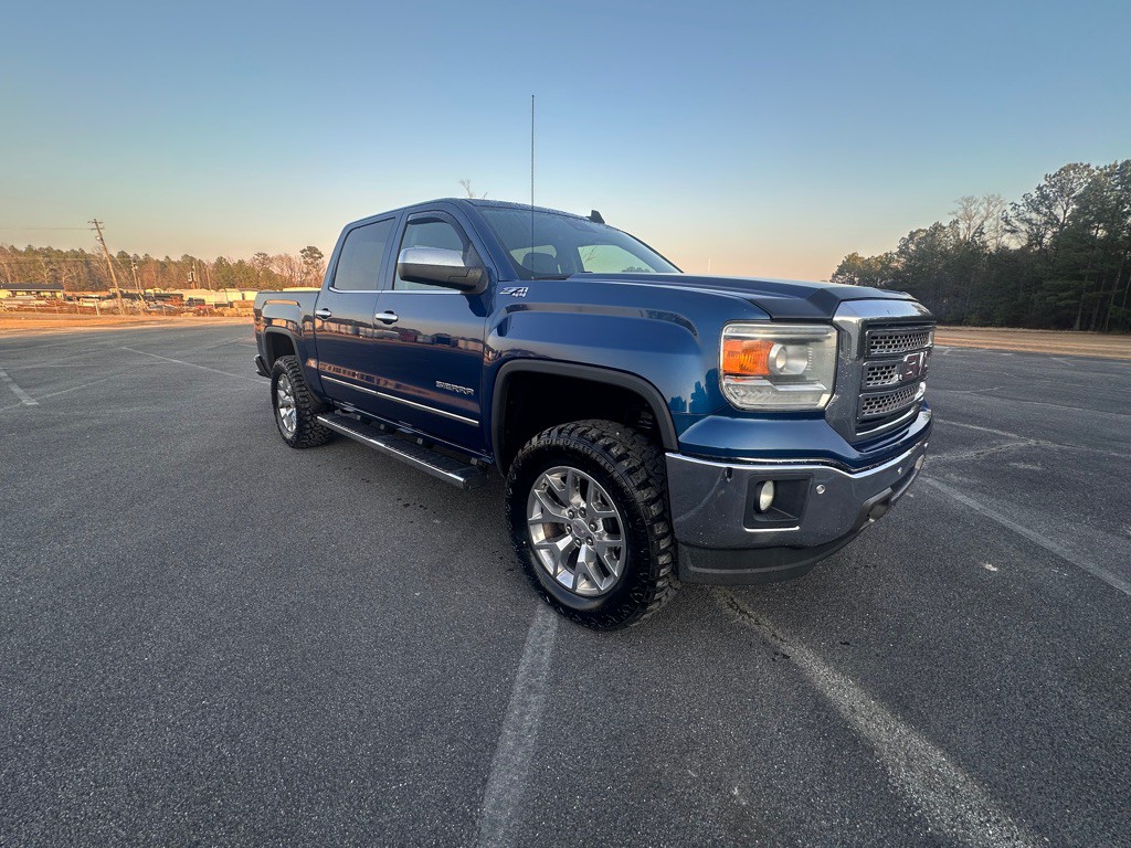 2015 GMC Sierra Image 2