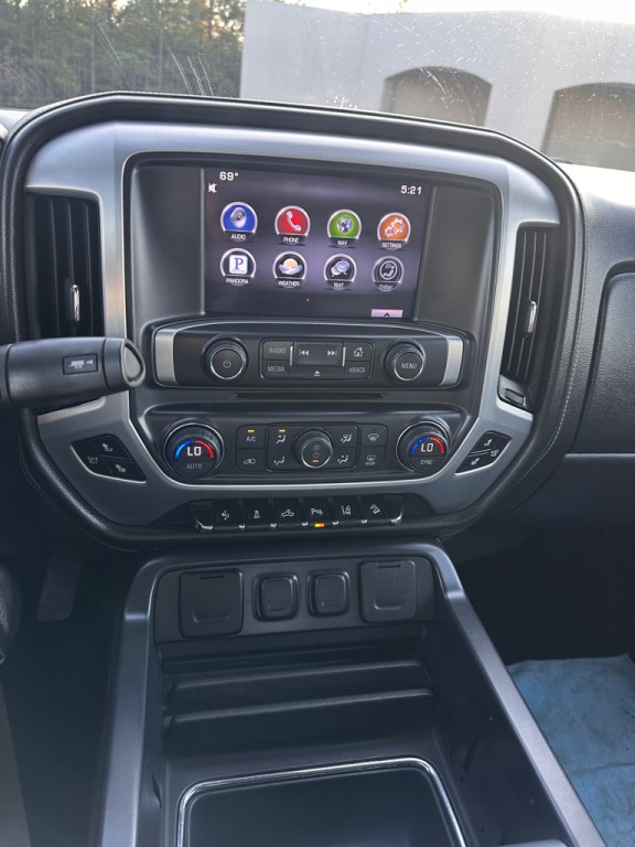 2015 GMC Sierra Image 11