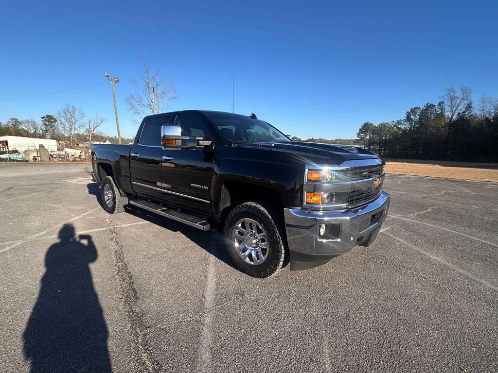 2017 Chevrolet Silverado 1500 Image 2