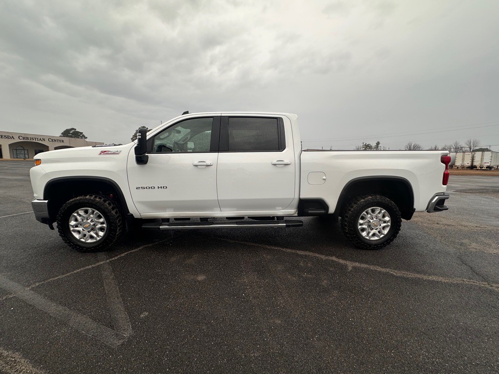 2023 Chevrolet Silverado 1500 Image 1