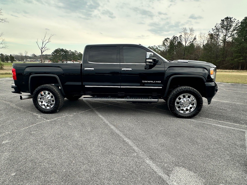 2018 GMC Sierra Image 4
