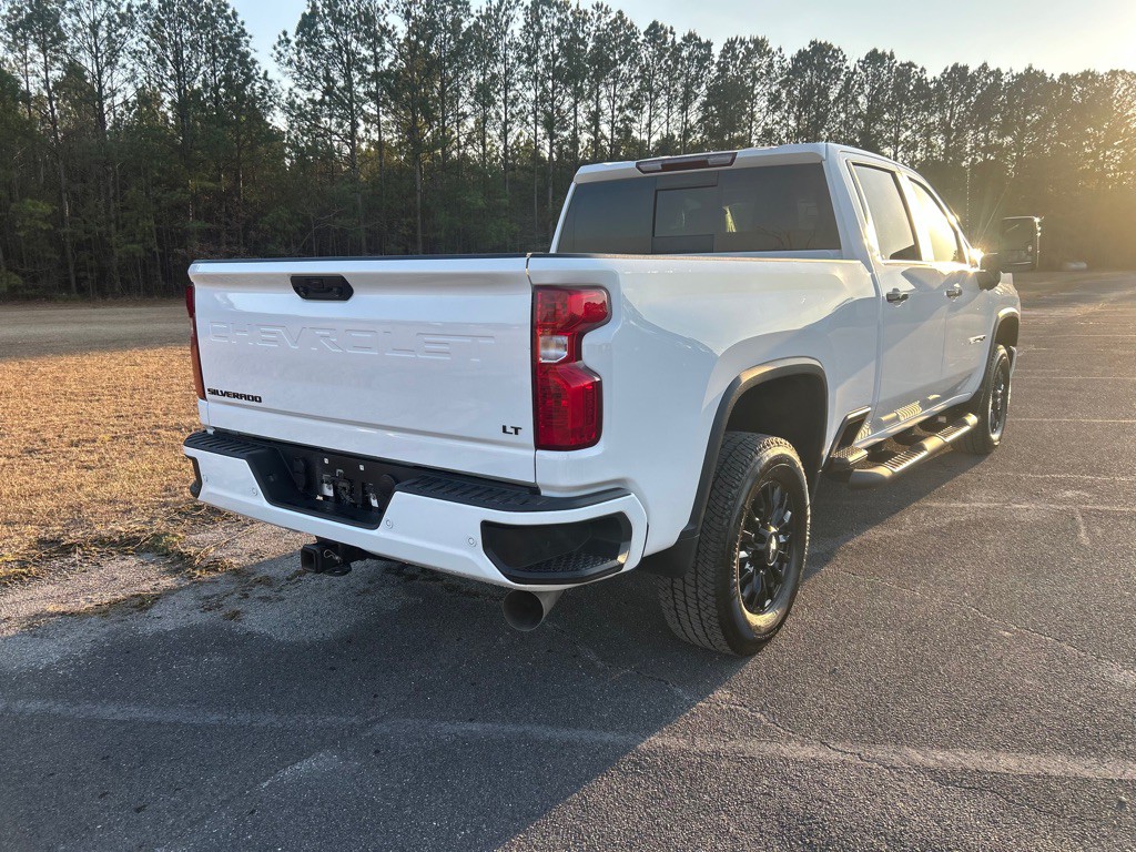 2022 Chevrolet Silverado 1500 Image 2