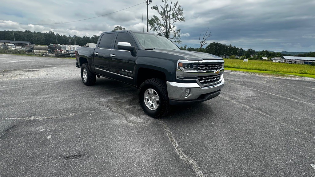 2018 Chevrolet Silverado 1500 Image 2