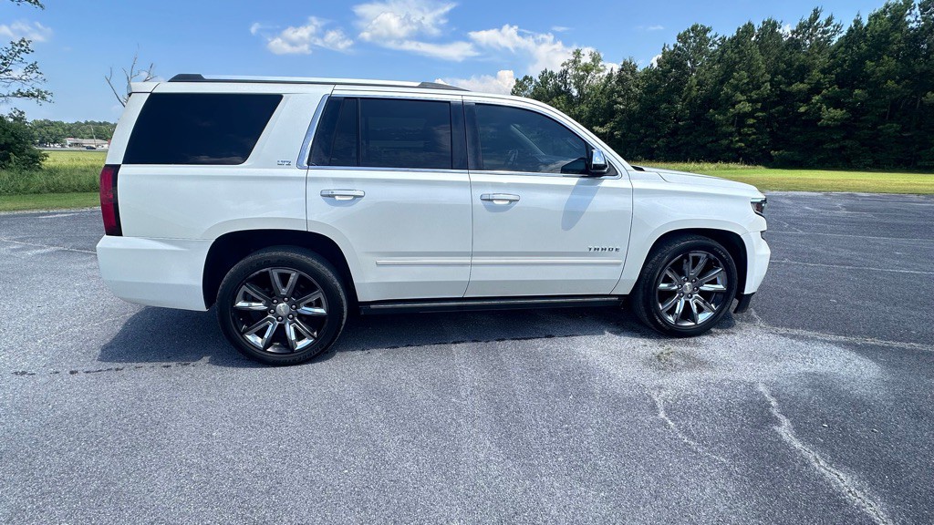 2015 Chevrolet Tahoe Image 2