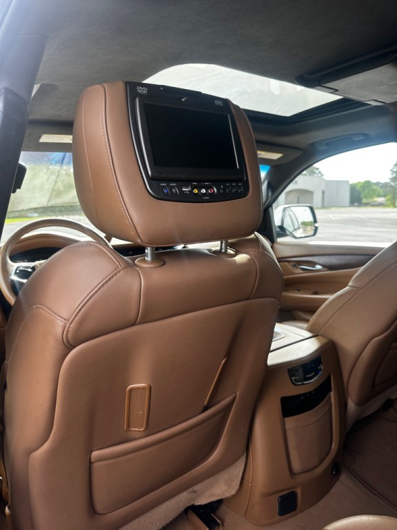 2017 Cadillac Escalade Image 8