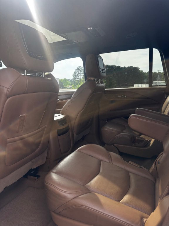 2017 Cadillac Escalade Image 9