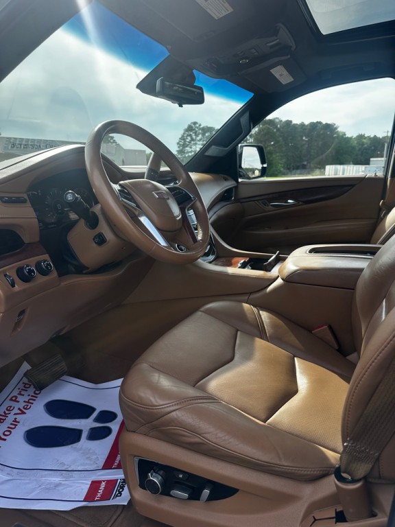 2017 Cadillac Escalade Image 10