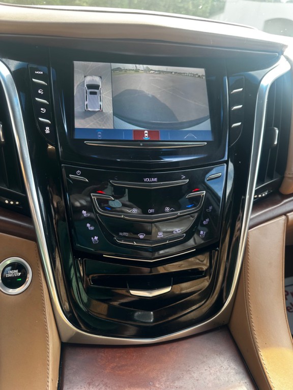 2017 Cadillac Escalade Image 11