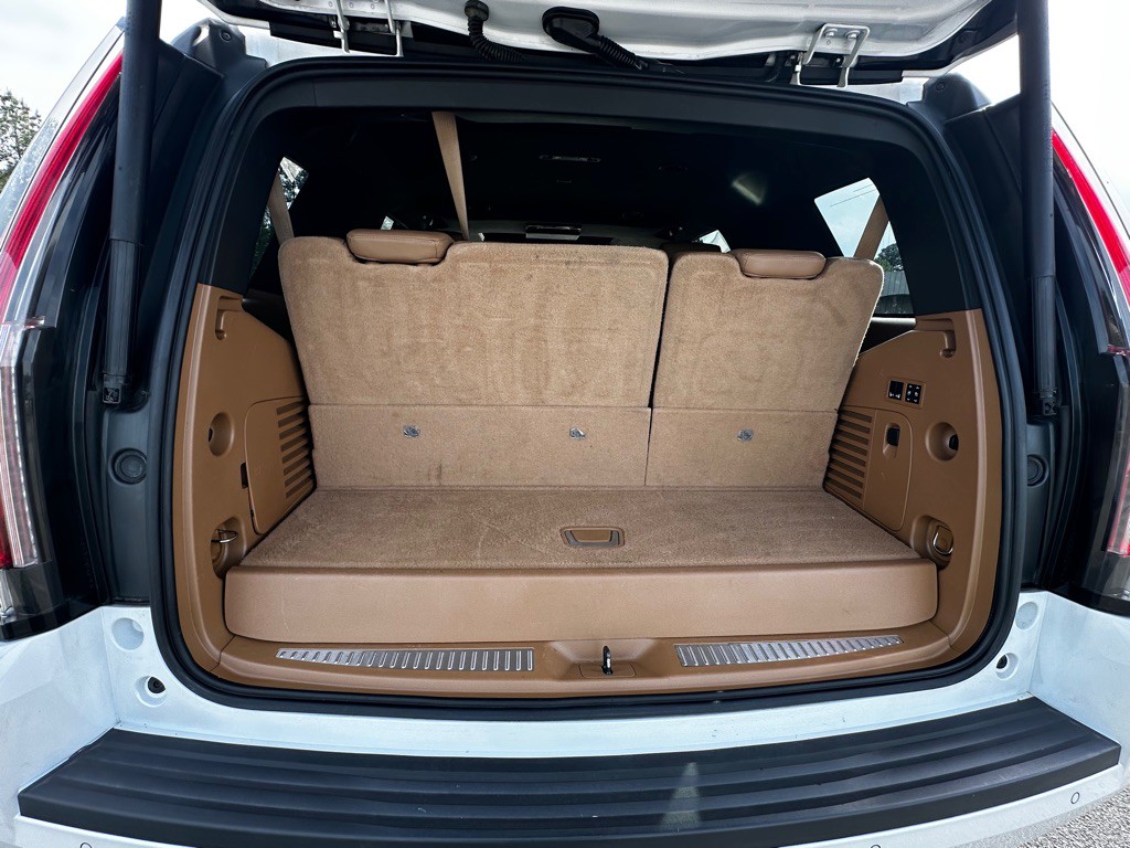 2017 Cadillac Escalade Image 13