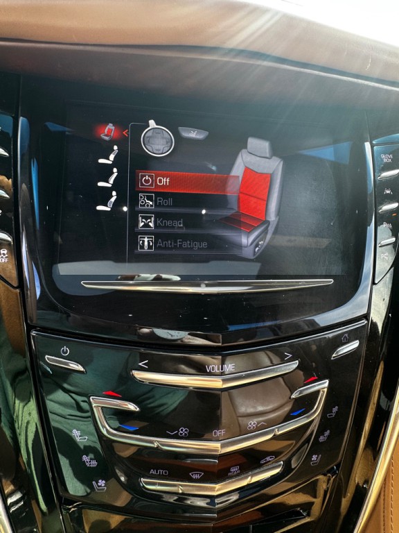 2017 Cadillac Escalade Image 14